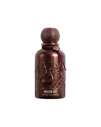 Flacone del profumo Auraa Desire Molten Oud Extrait de Parfum 100ml unisex su sfondo bianco