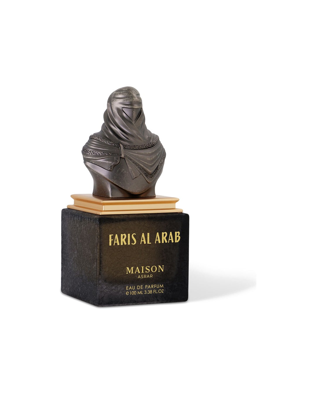 Flacone del profumo Maison Asrar Faris Al Arab Eau de Parfum 100ml uomo su sfondo bianco
